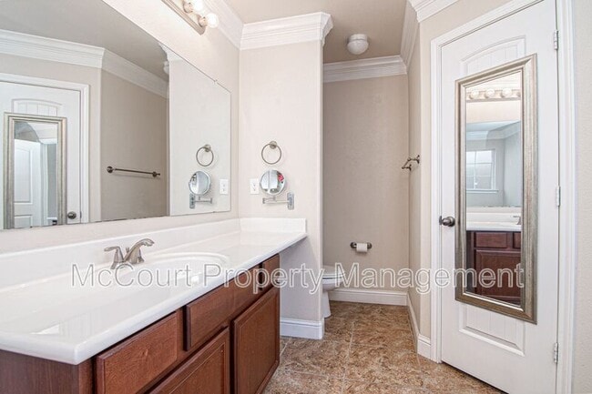 Building Photo - 805 Candlestick Dr