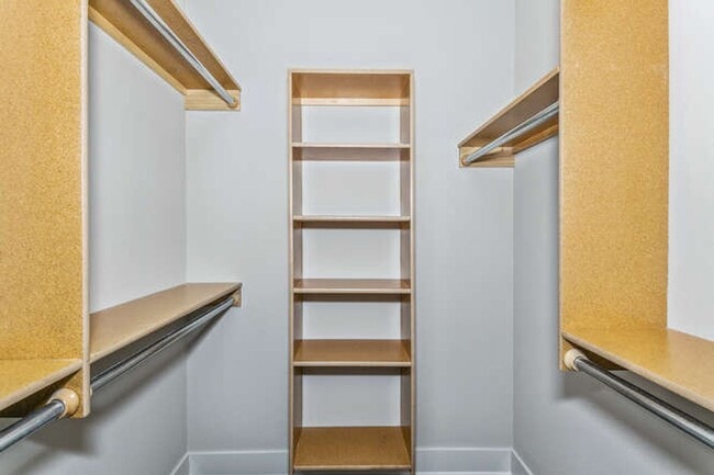 Building Photo - 4628 S Kessler Cir