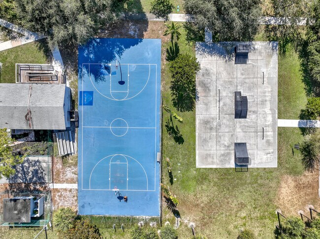 Building Photo - 1210 Skylark Ln