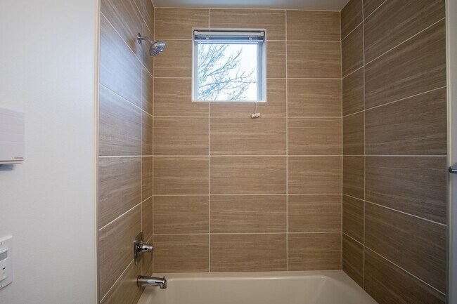 Building Photo - 1413 E Yesler Wy