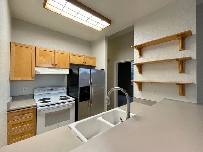 Building Photo - Must See Downtown San Jose End-Unit 2 Bedr...