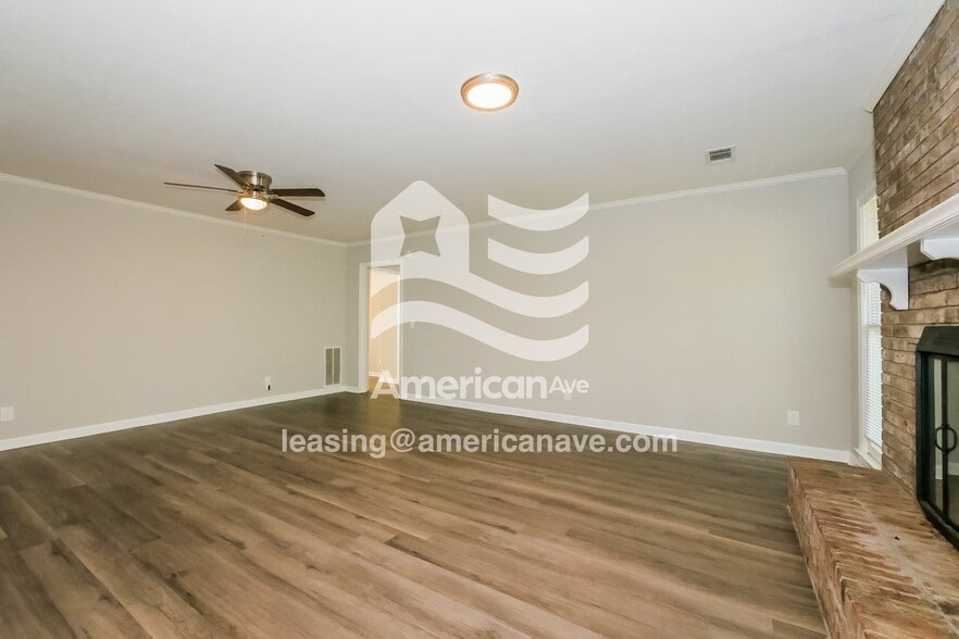 Building Photo - 4302 Castlewood Pkwy