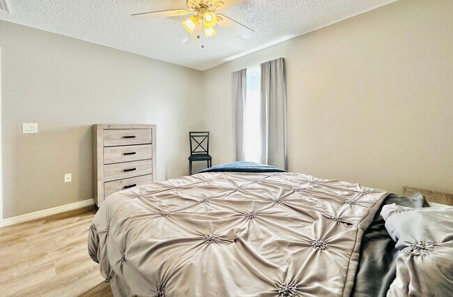 Building Photo - Charming fully furnished 2/2 home in Natur...