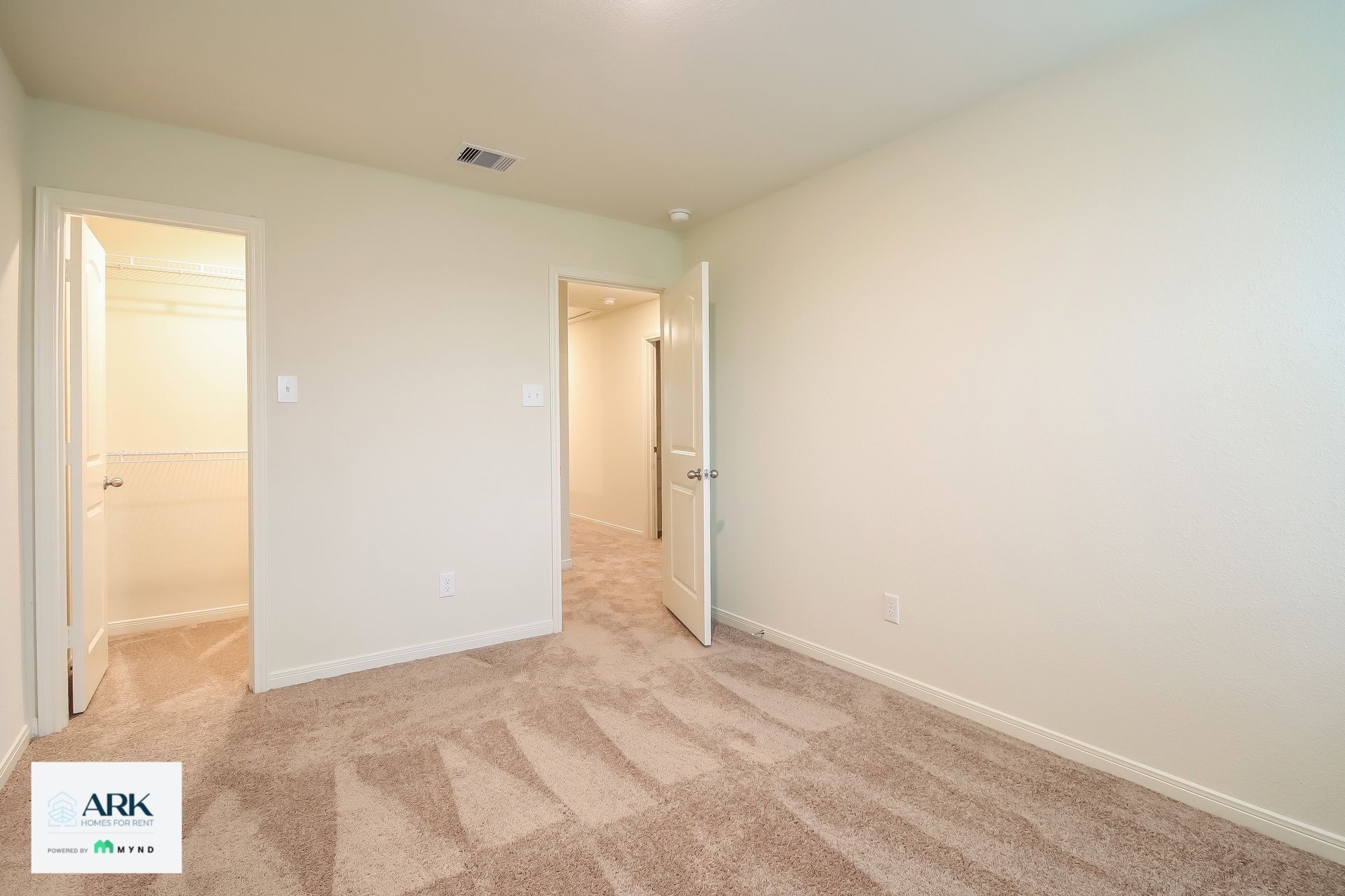 Building Photo - 560 Solomon Ln
