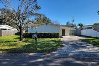 Building Photo - 4514 S Gaines Rd