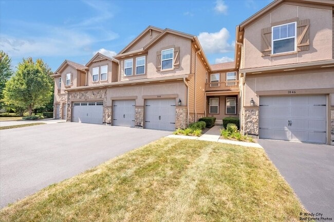 Primary Photo - 1848 Crenshaw Cir