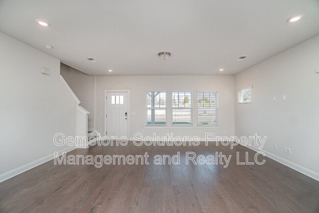 Building Photo - 639 Taylor Bend