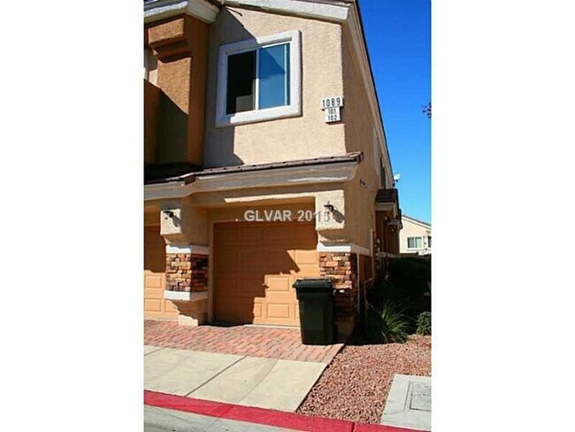 Building Photo - 2 story 2 bedroom - 2 bath - 1 car attache...