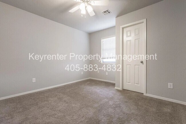 Building Photo - 9020-9020 N Rockwell Dr