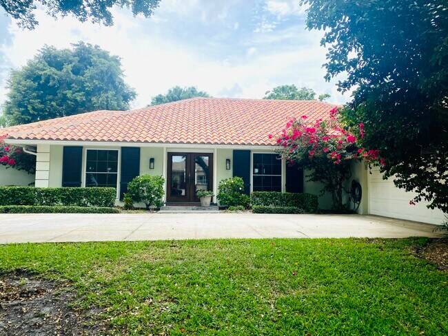 Primary Photo - 3301 Embassy Dr