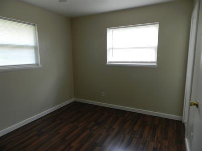 Building Photo - 6103 NW Dearborn Ave