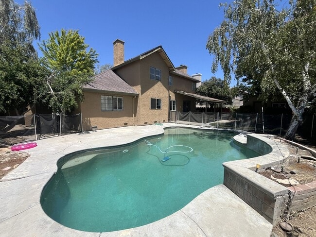 Building Photo - 511 Bluff Dr