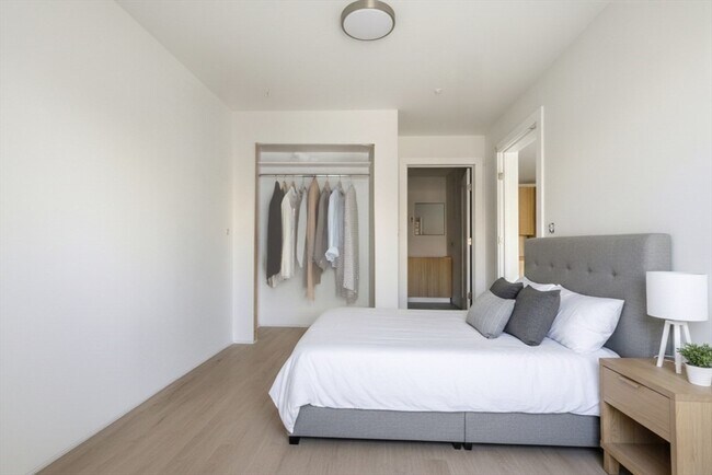 Building Photo - 1035 Commonwealth Ave