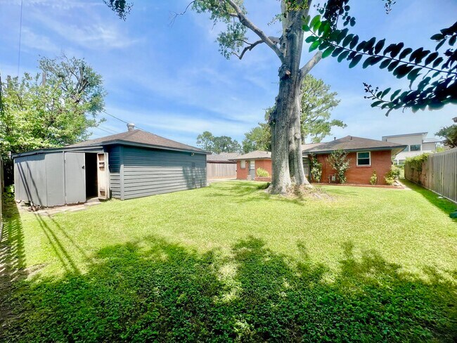 Building Photo - 6417 Lindyann Ln