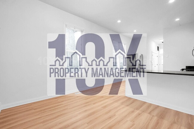 Building Photo - 1116 Summit St