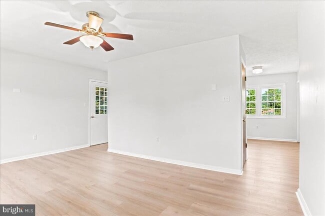 Building Photo - 102 Linwood Ct