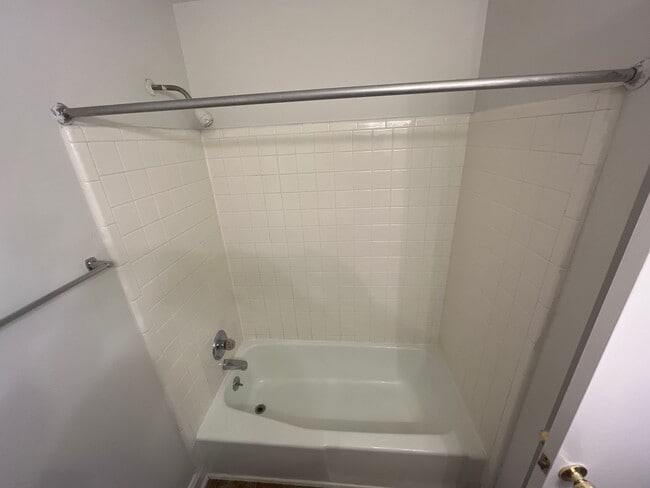 Building Photo - Move-in Ready Home Located in The Four Sea...