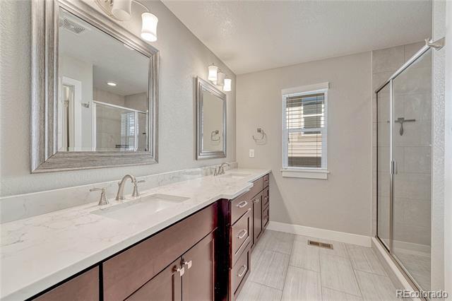 Building Photo - 923 N Raleigh St