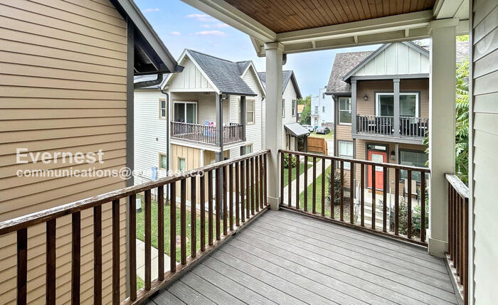 Building Photo - 1501C 9th Ave N