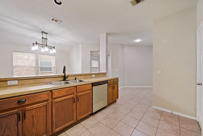 Building Photo - 8420 Silverbell Ln