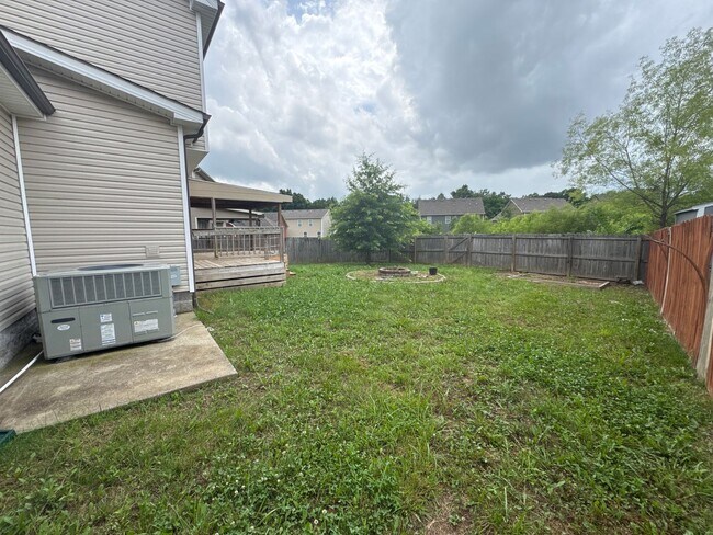 Building Photo - 612 Fox Path Ln