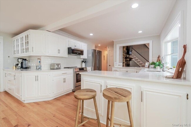 Building Photo - 100 W Shore Dr