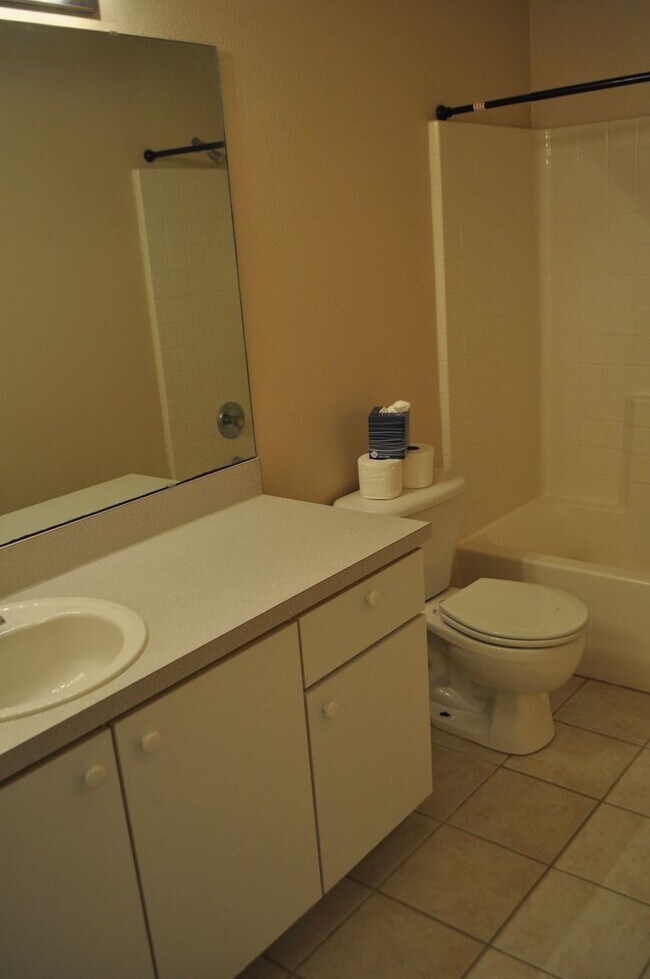 Building Photo - 16 Russman Ln
