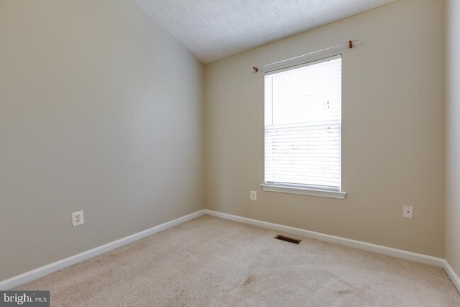 Building Photo - 3274 Halcyon Ct