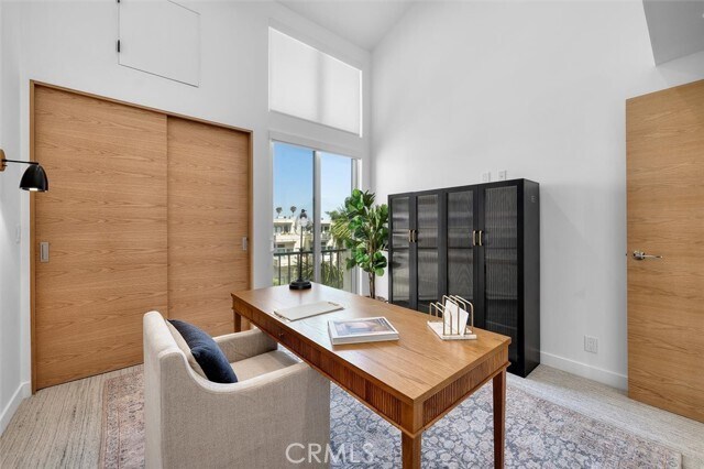 Building Photo - 555 Esplanade
