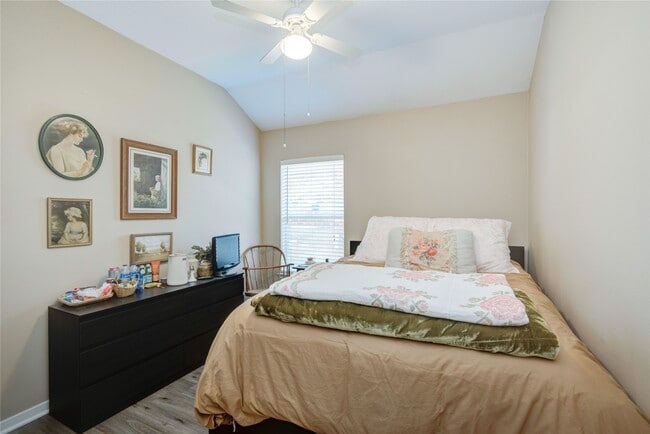 Building Photo - 17231 Hollow Sands Ct