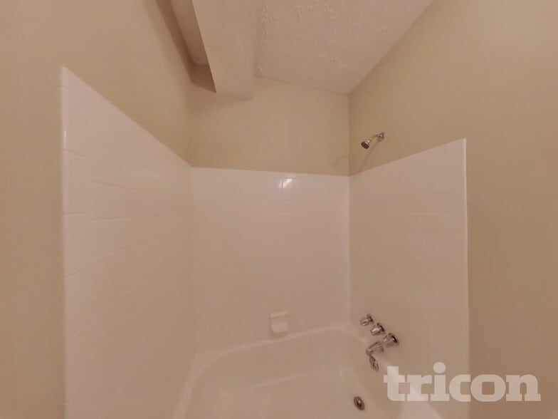 Building Photo - 365 Anna Ave