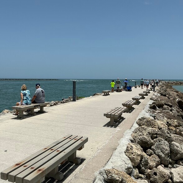 Building Photo - 355 S Ocean Dr