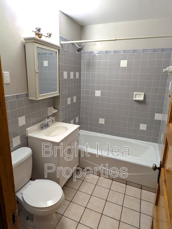 Building Photo - 801 4th St E