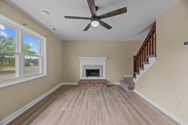 Building Photo - 21 Donnell Ave