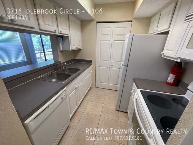 Building Photo - 3716 Idlebrook Cir