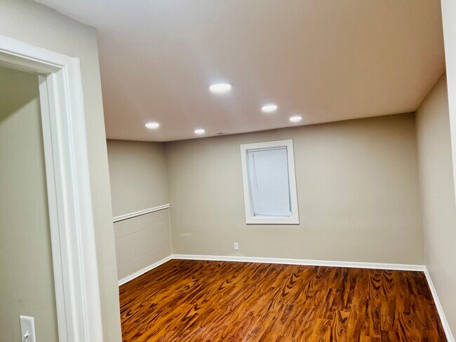 Building Photo - 5035 S 163rd Ave