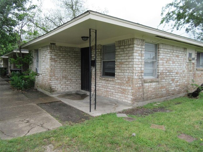 Primary Photo - 7516 Lockwood Dr