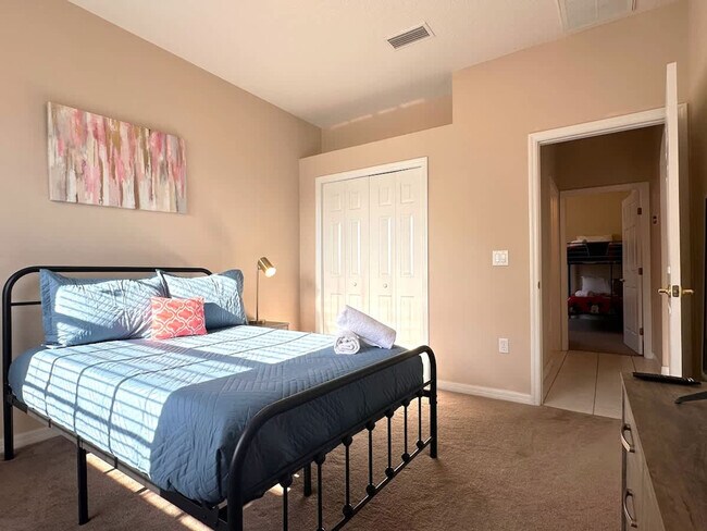 Building Photo - 160 Minniehaha Cir