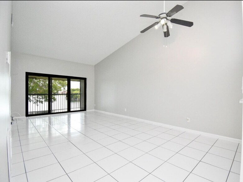 Building Photo - 3100 NW 46th St