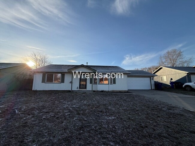 Building Photo - Welcome to this charming 2 bed, 2 bath rancher in Airway Heights!