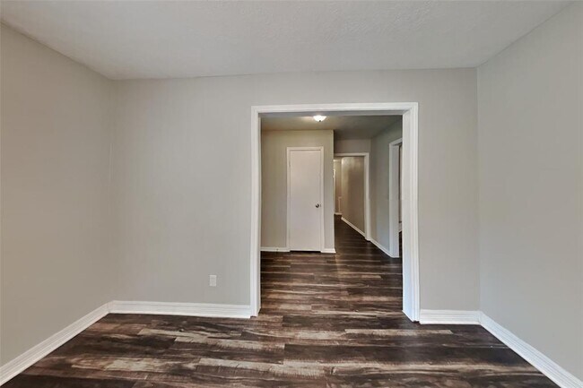 Building Photo - 15114 Stillcreek Dr