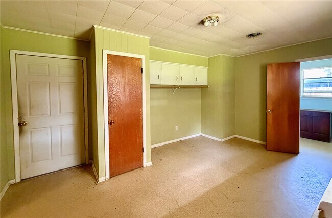 Building Photo - 1410 S Circle St