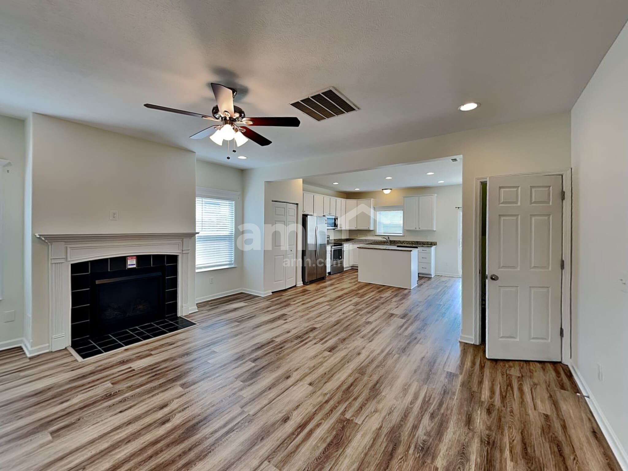 Building Photo - 524 Corbel Dr