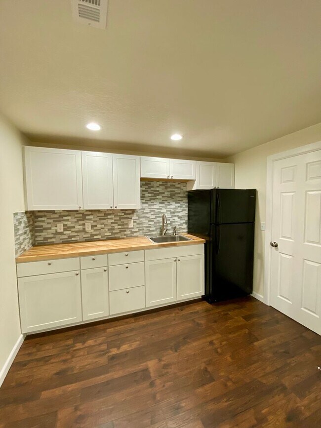 Building Photo - Multi Level Living in Fountain! Private Suite with Kitchenette in Basement! 5 Bedroom in 80817