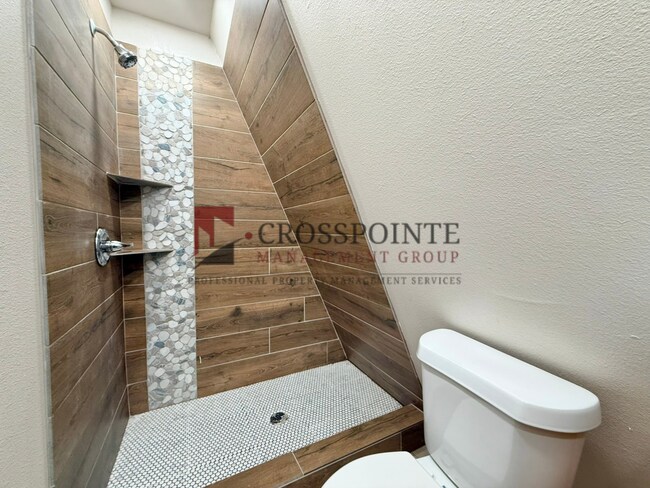 Building Photo - 1809 County Rd 27