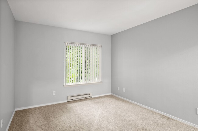 Building Photo - Tualatin Greens 2 bedroom/2 bath Condo