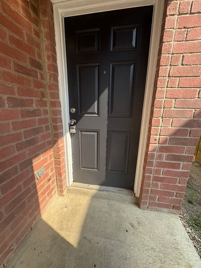 Building Photo - ALL BEDROOMS UPSTAIRS  |  GAMEROOM/LOFT UPSTAIRS  |  GARAGE CONVERTED