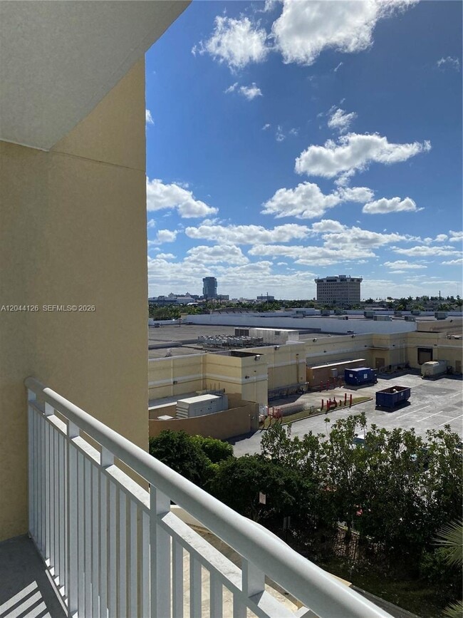 Building Photo - 1745 E Hallandale Beach Blvd