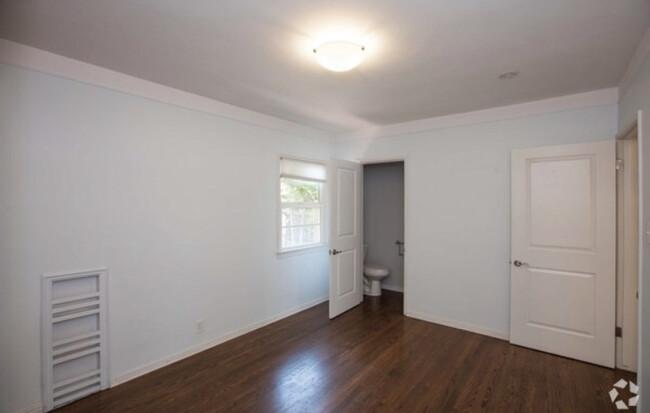 Bedroom # 2 with bathroom - 826 21st St