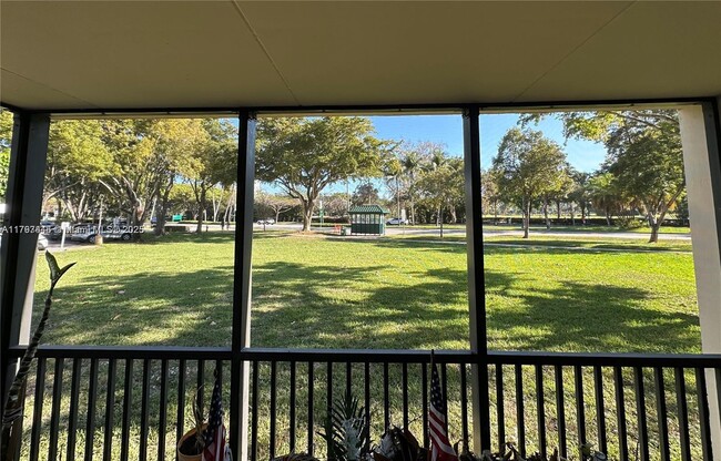 Building Photo - 3301 N Country Club Dr